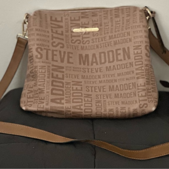 Steve Madden Crossbody - Picture 1 of 3
